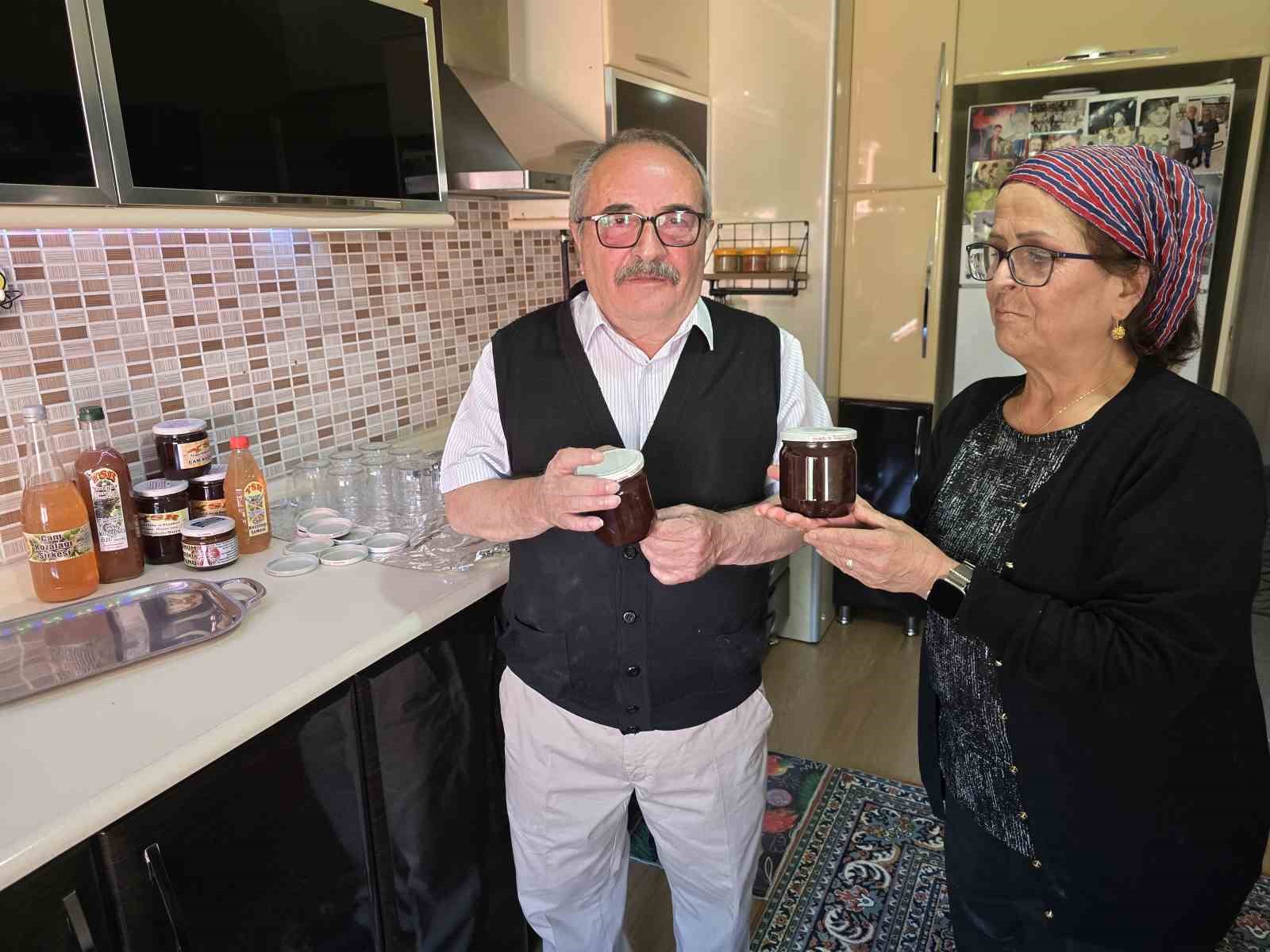 Yozgat’ta kozalağın reçeli ve sirkesinden sonra şimdi de turşusu yapıldı