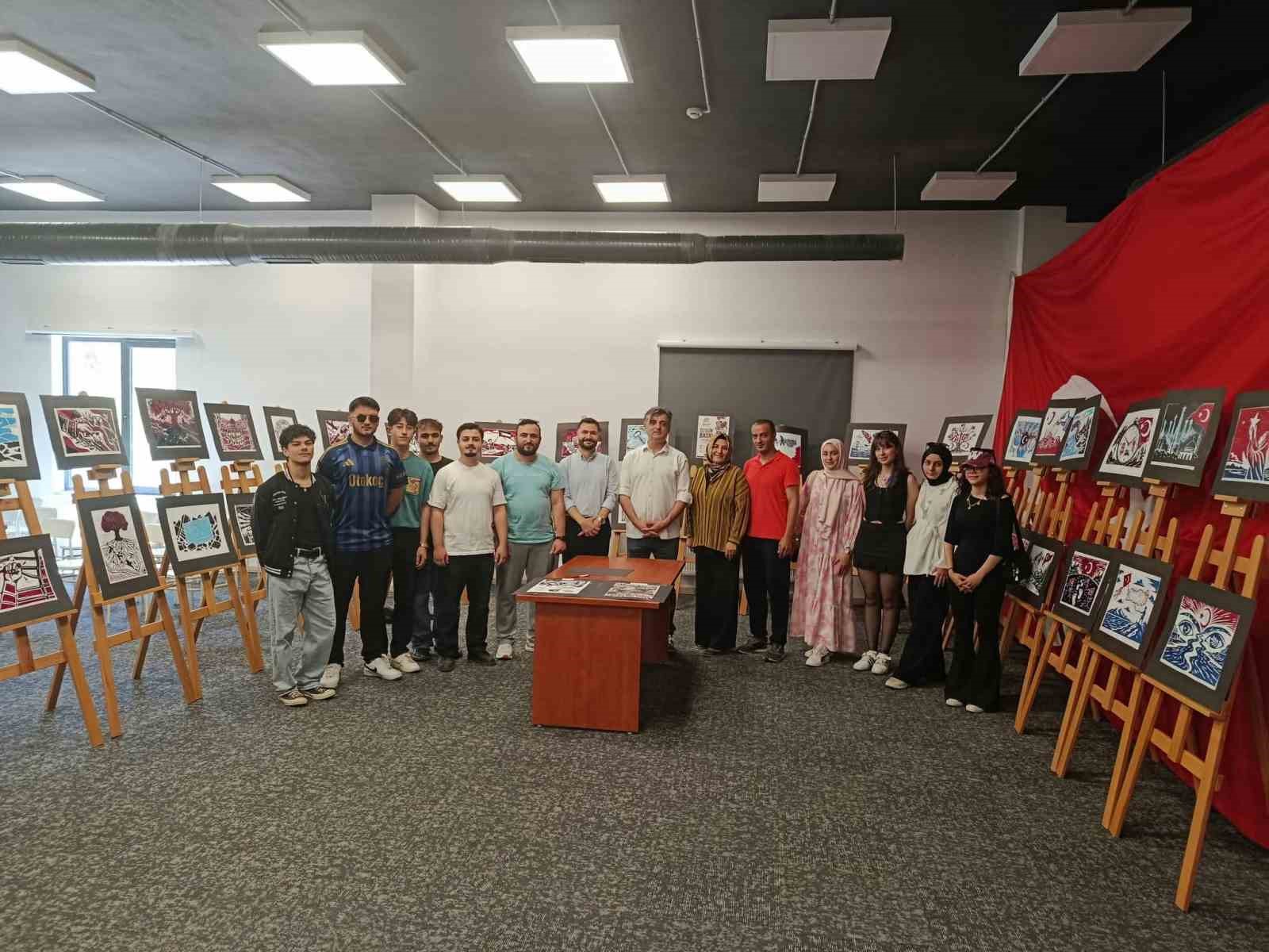 Çorum’da öğrencilerin eserleri sanatseverlerle buluştu