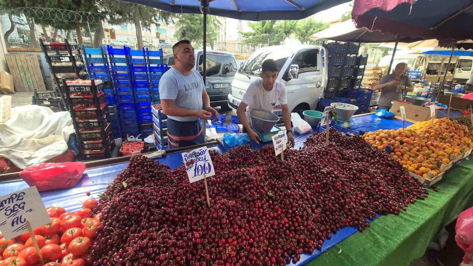 Festivalde 300 liraydı, pazarda 70 liraya düştü