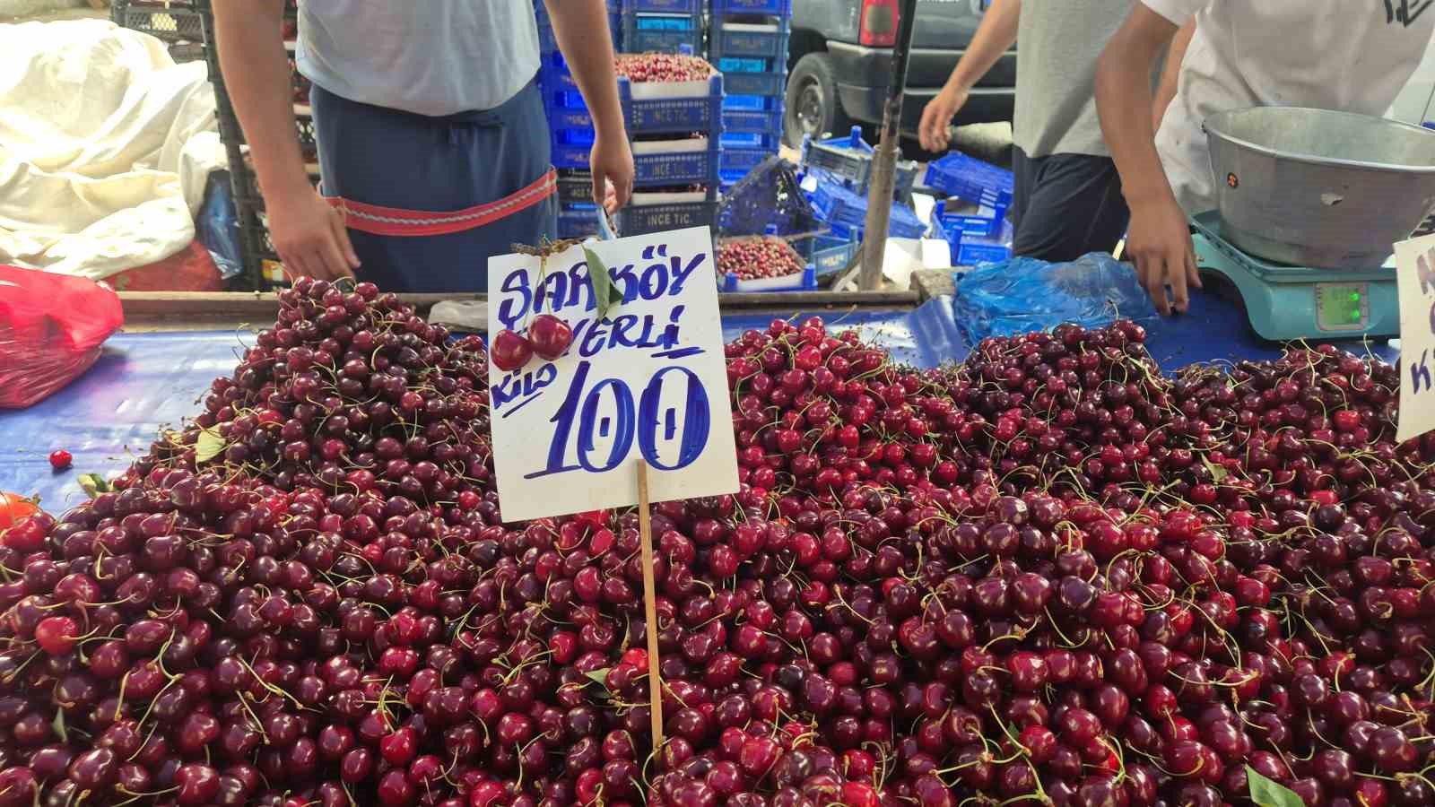 Festivalde 300 liraydı, pazarda 70 liraya düştü