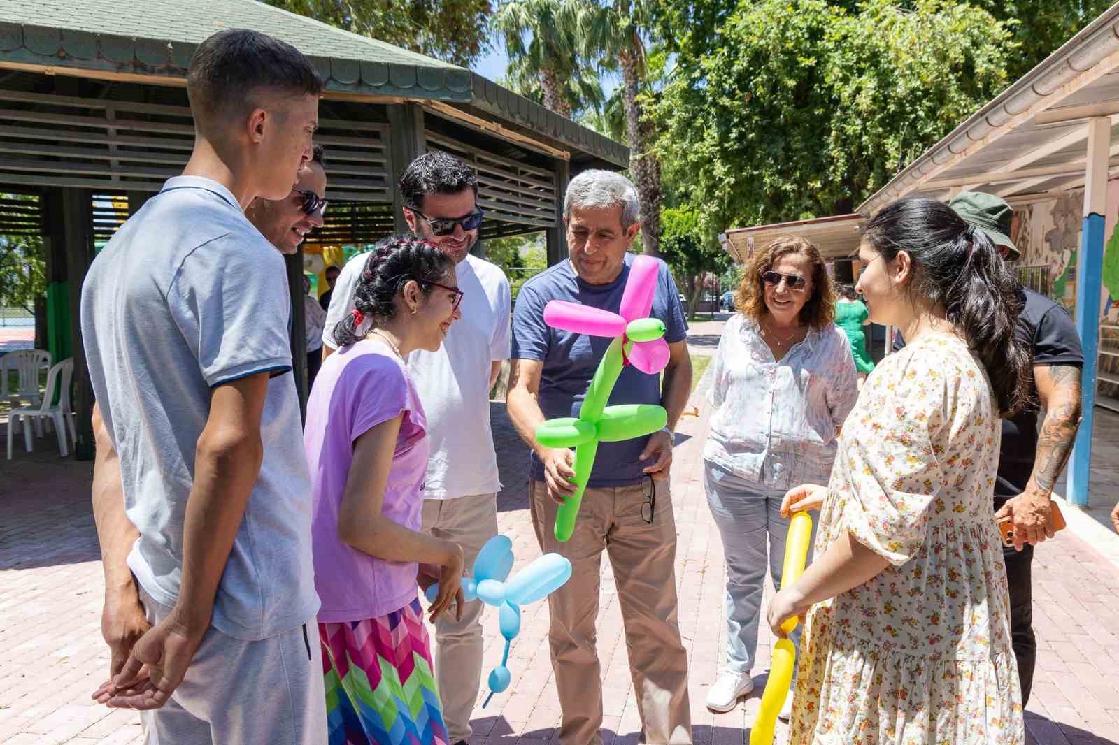 Manavgat’ta yıl sonu şenliği: Çocuklar doyasıya eğlendi