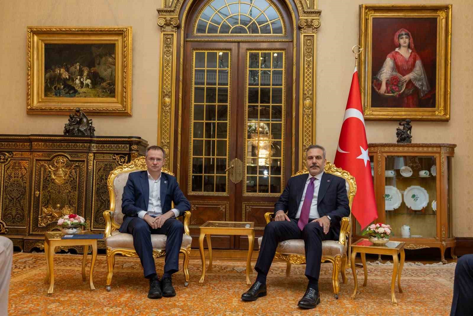 Dışişleri Bakanı Fidan, Putin’in Danışmanı Medinskiy ile bir araya geldi