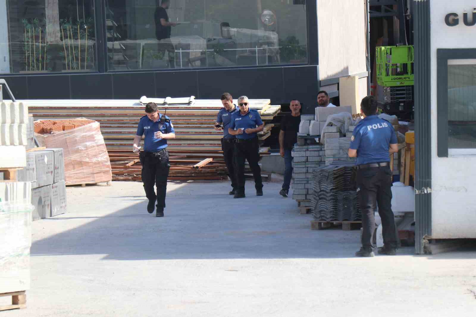 Yapı malzemeleri firmasında asansör kazası: 6 yaralı