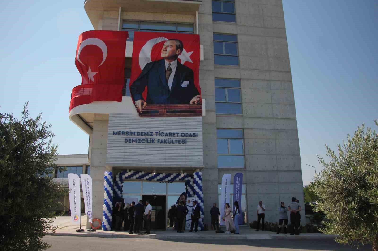 Mersin’de Denizcilik Fakültesi binası hizmete açıldı