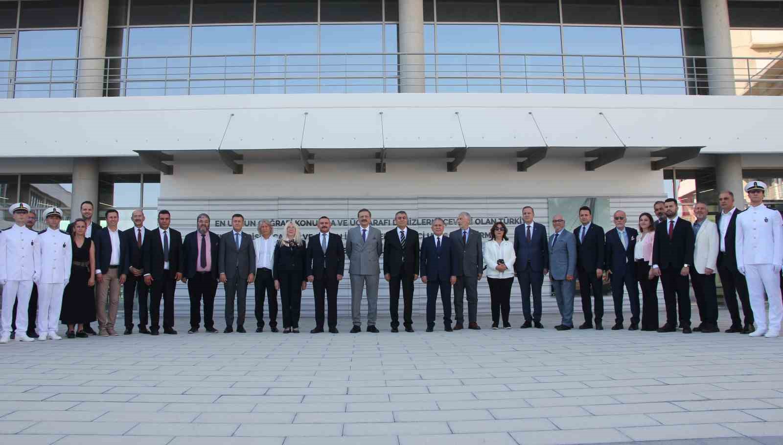 Mersin’de Denizcilik Fakültesi binası hizmete açıldı
