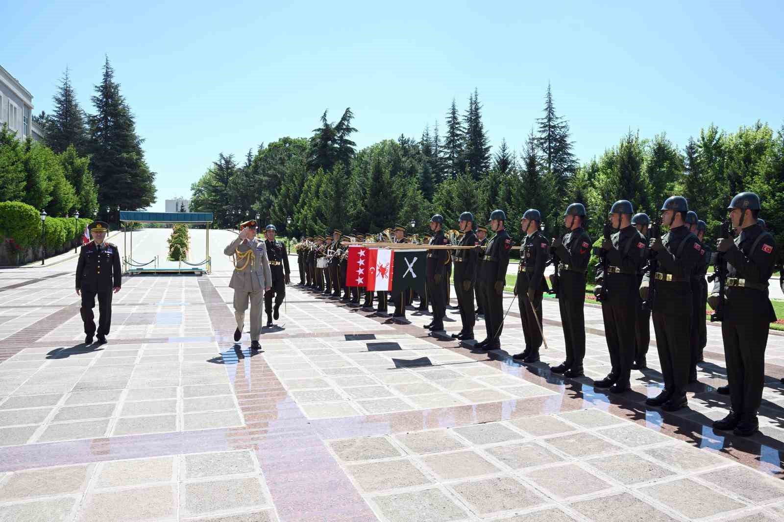 Kara Kuvvetleri Komutanı Tokel, Birleşik Krallık Kara Kuvvetleri Komutanı Orgeneral Walker ile görüştü