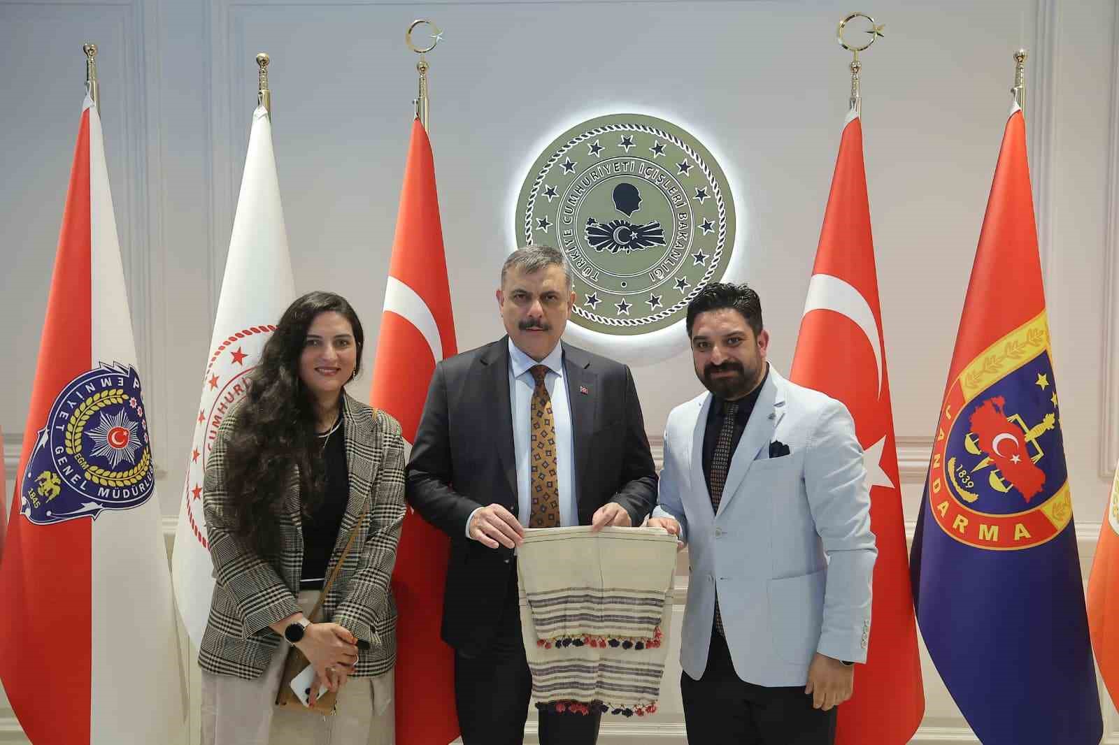 Roman toplumunun beklenti ve talepleri Bakanlık’ta ele alındı