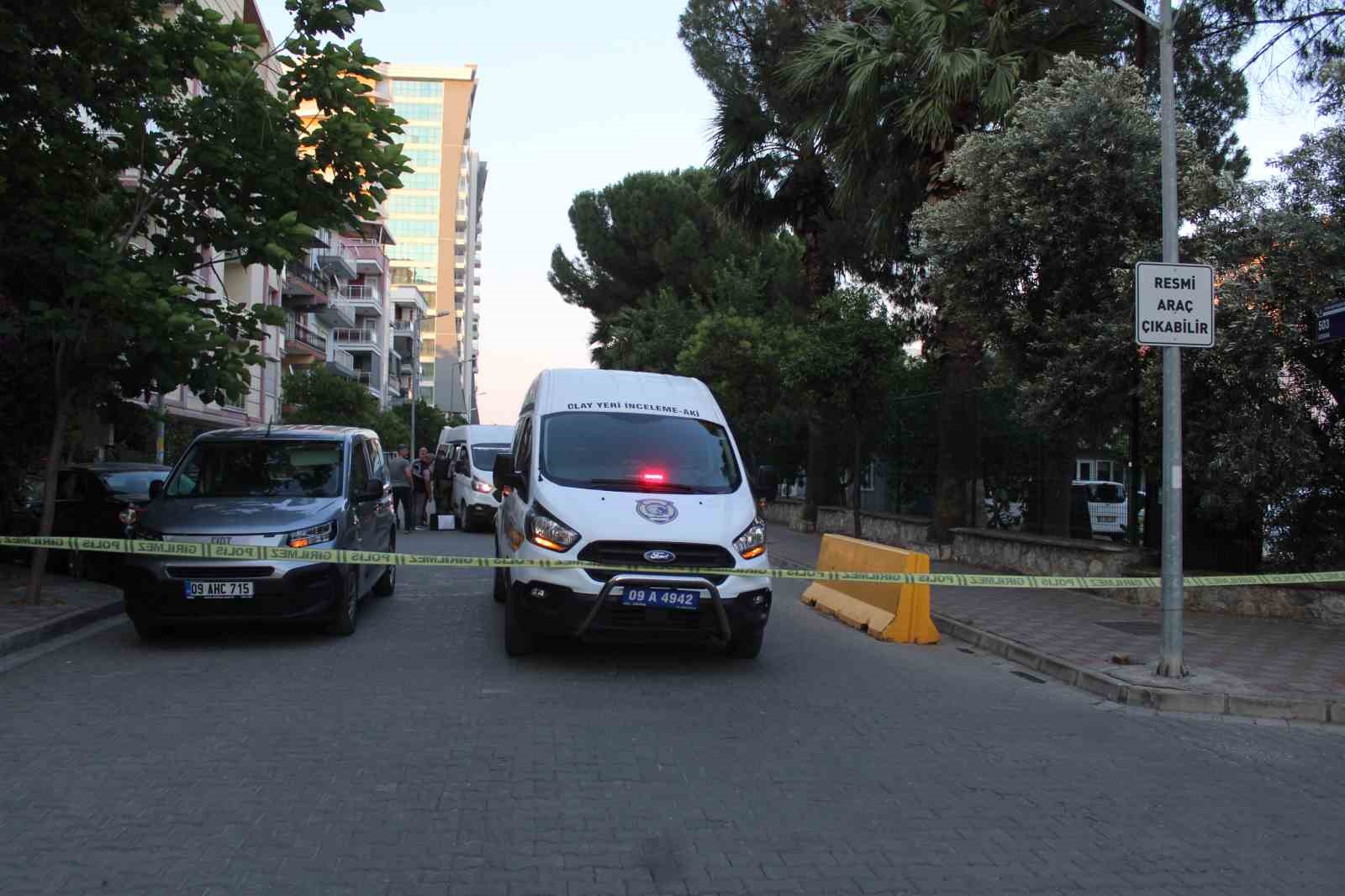Aydın’da şüpheli valiz fünyeyle patlatıldı