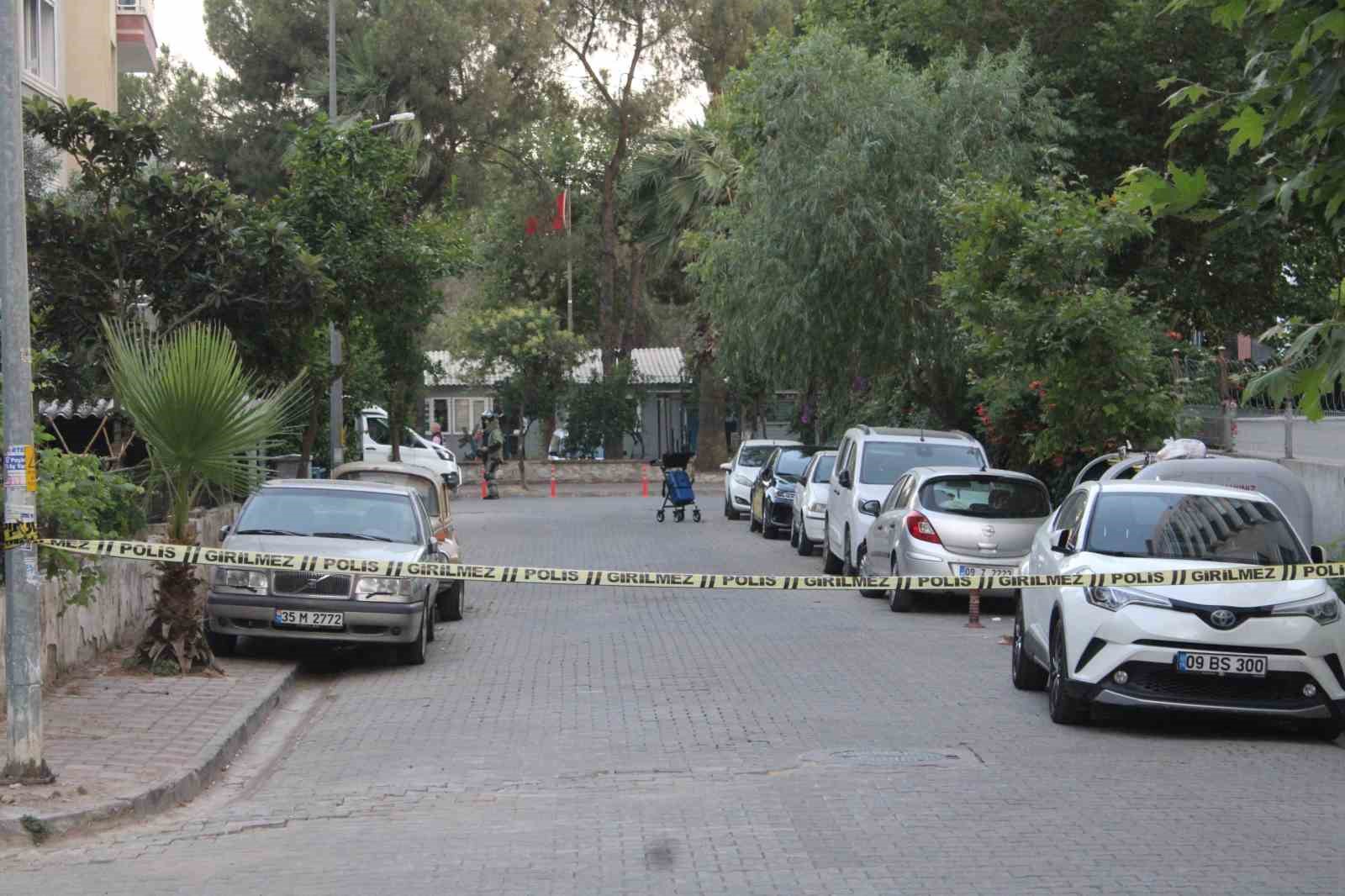 Aydın’da şüpheli valiz fünyeyle patlatıldı