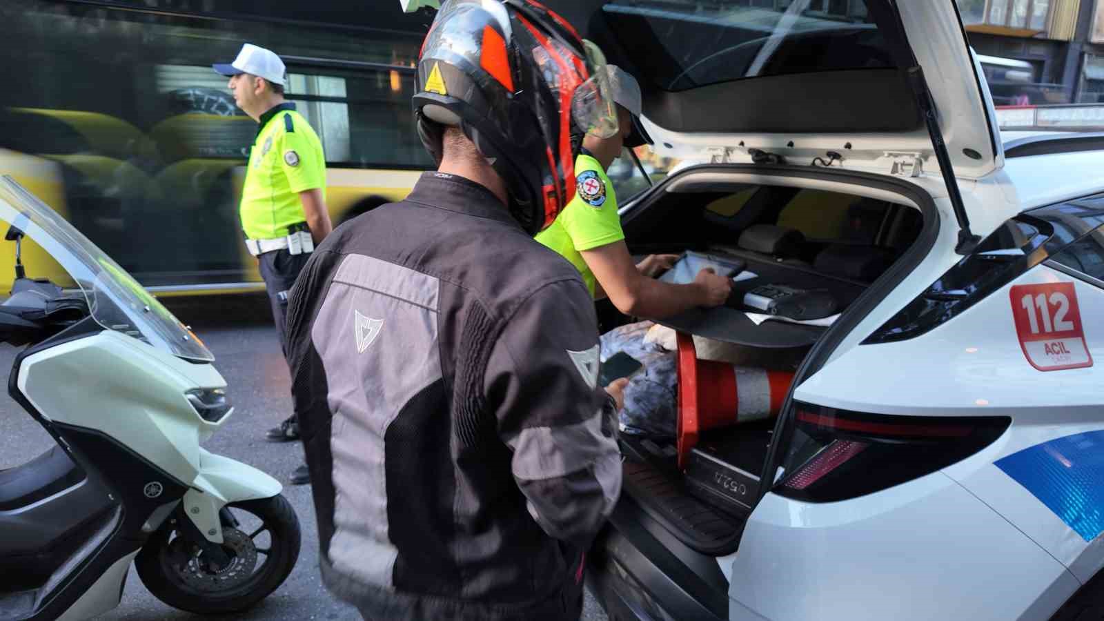 Kadıköy’de helikopter destekli asayiş denetimi: Motosikletli uyuşturucu ticaretinden gözaltına alındı
