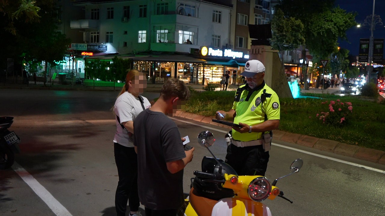 Edirne’de polis ekiplerinden trafik ve asayiş denetimi