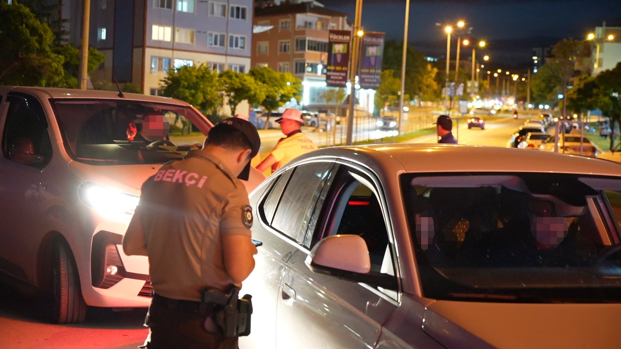 Edirne’de polis ekiplerinden trafik ve asayiş denetimi