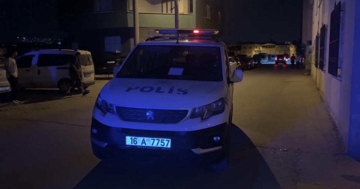 Sokak ortasında silahlı kavga: 1 yaralı