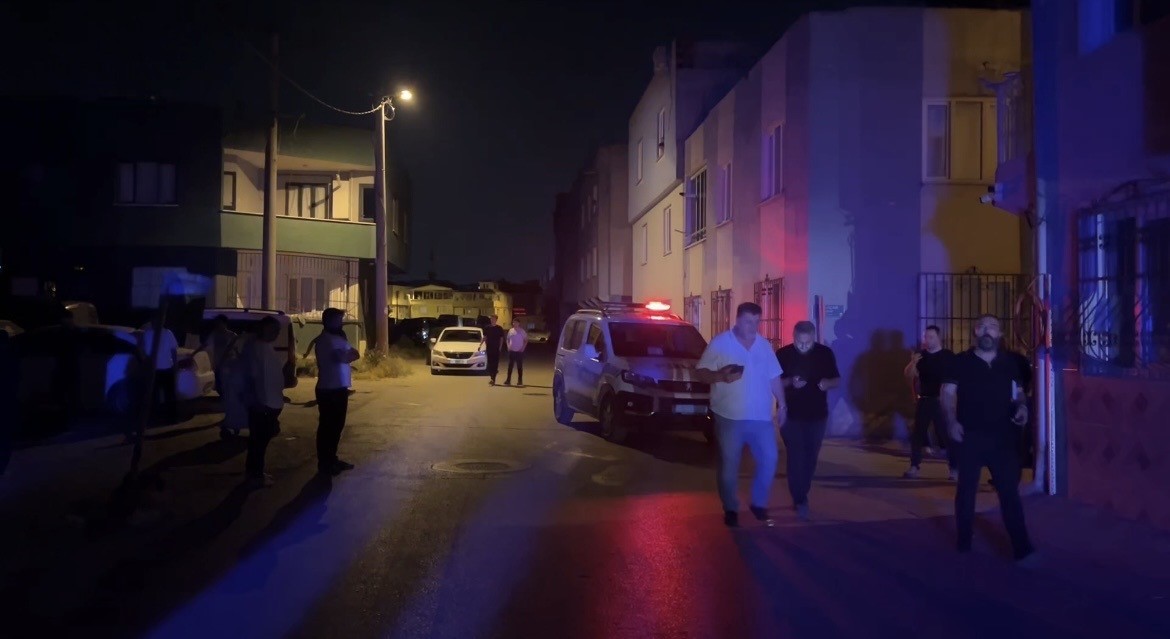 Sokak ortasında silahlı kavga: 1 yaralı