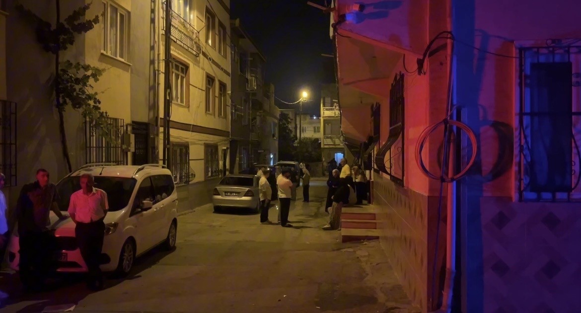 Sokak ortasında silahlı kavga: 1 yaralı