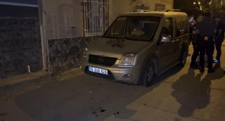 Sokak ortasında silahlı kavga: 1 yaralı