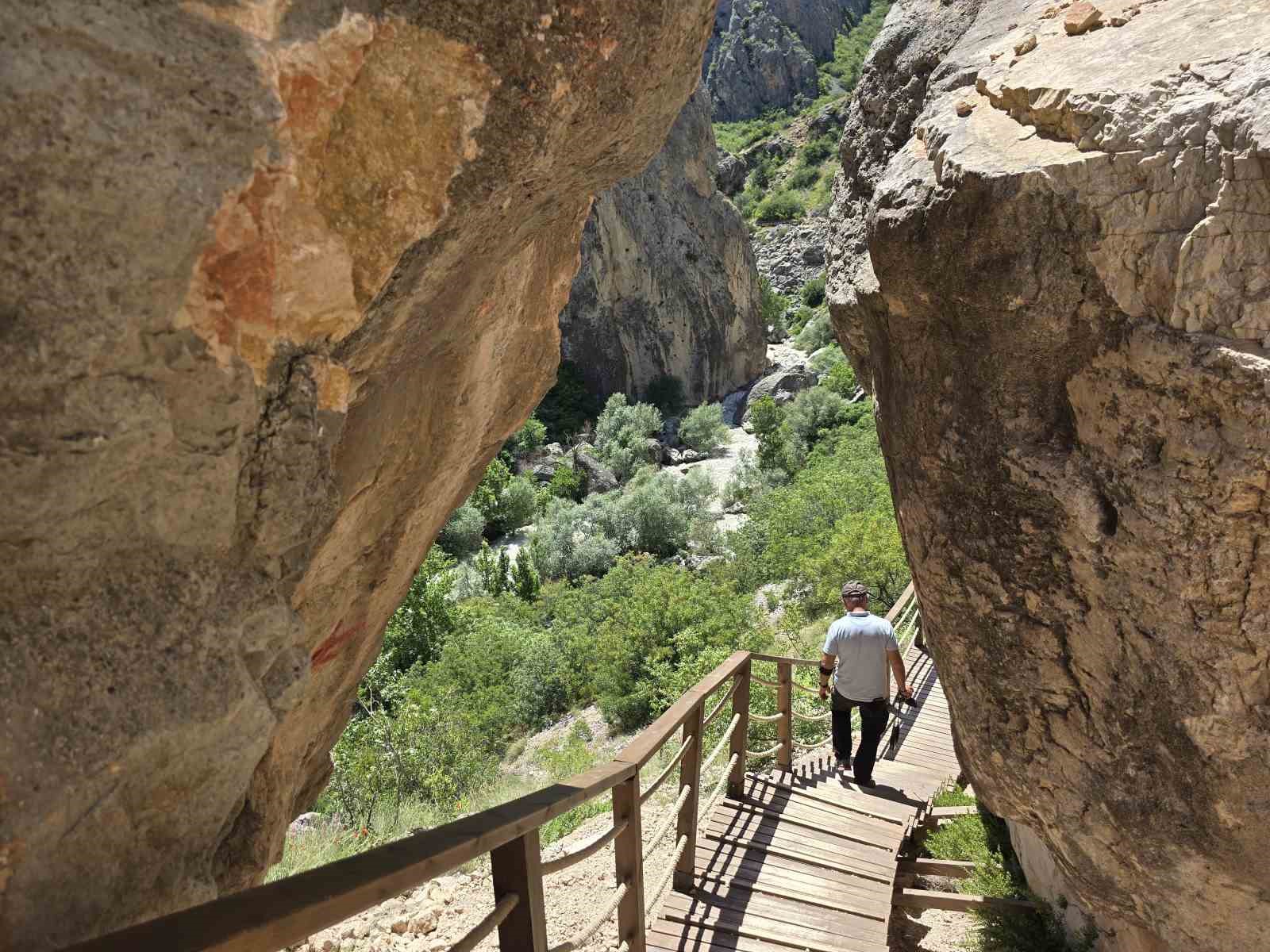 Kazankaya Kanyonu’nun daima gezilen ve ziyaretçi alan turizm merkezi olması hedefleniyor
