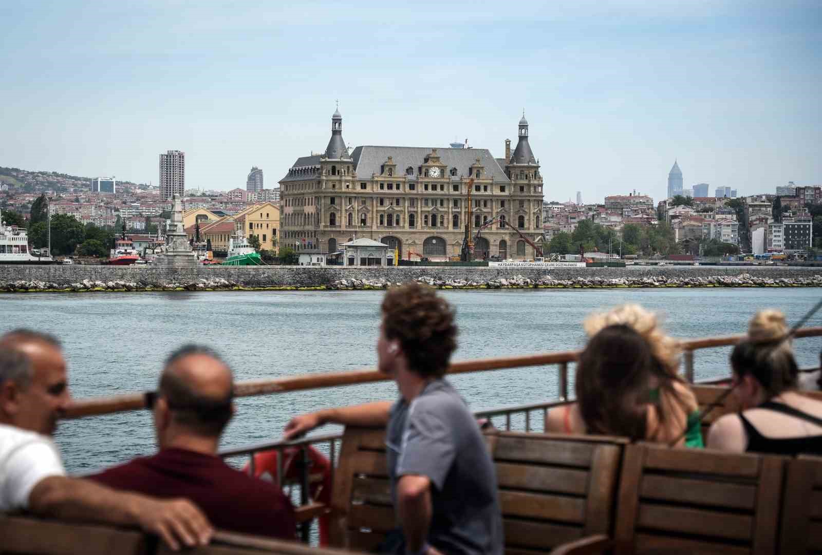 İstanbul’un simgelerinden Haydarpaşa Garı yeni yüzüne kavuştu