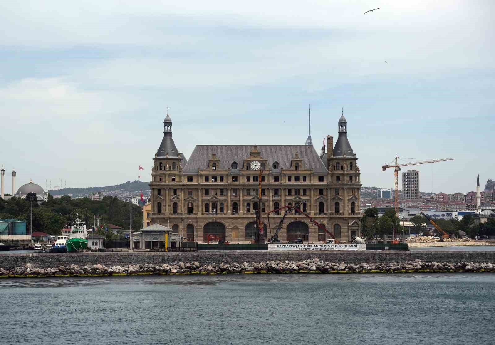 İstanbul’un simgelerinden Haydarpaşa Garı yeni yüzüne kavuştu
