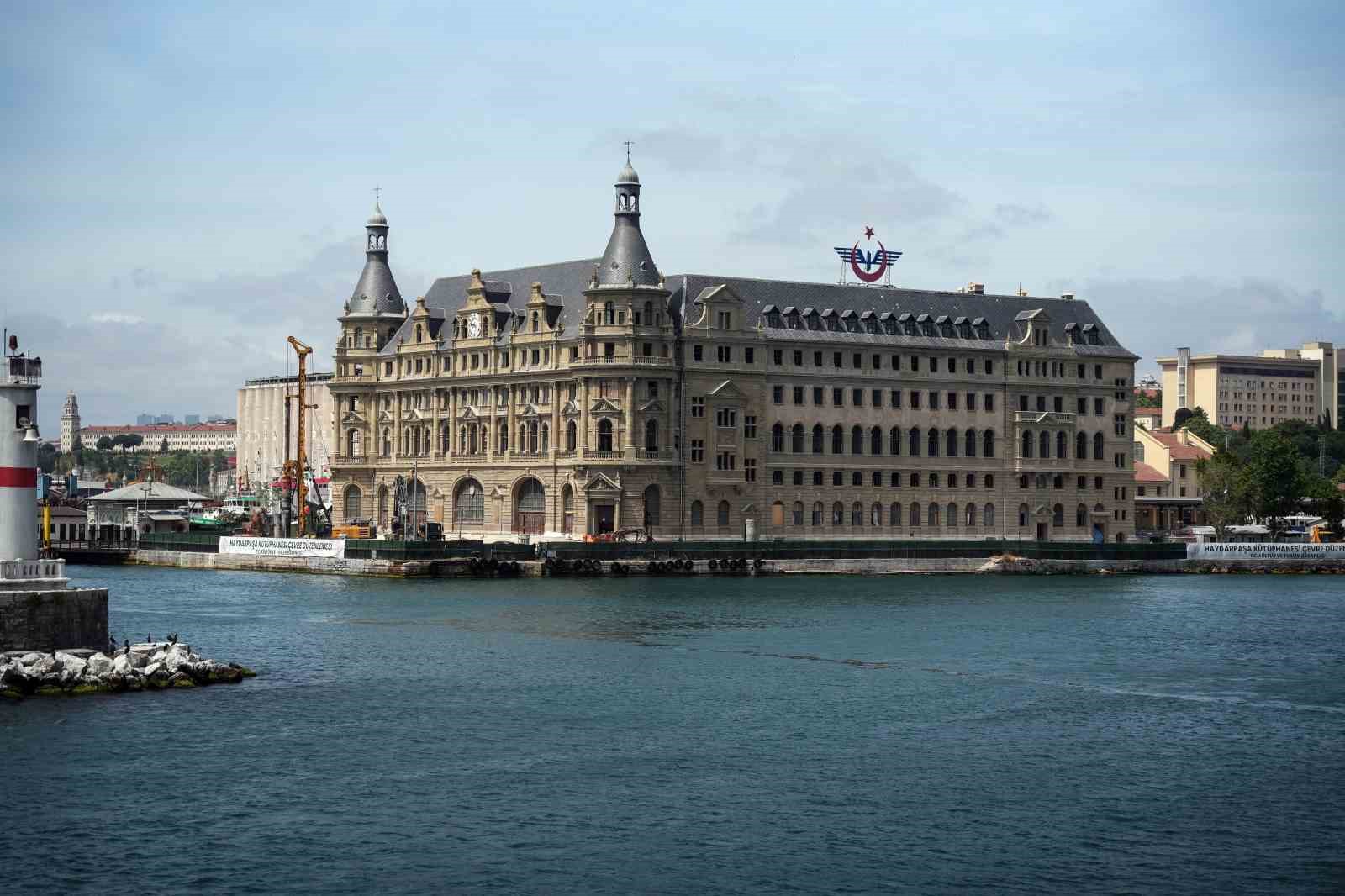 İstanbul’un simgelerinden Haydarpaşa Garı yeni yüzüne kavuştu