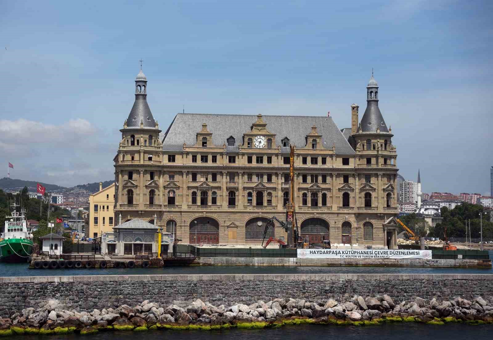 İstanbul’un simgelerinden Haydarpaşa Garı yeni yüzüne kavuştu