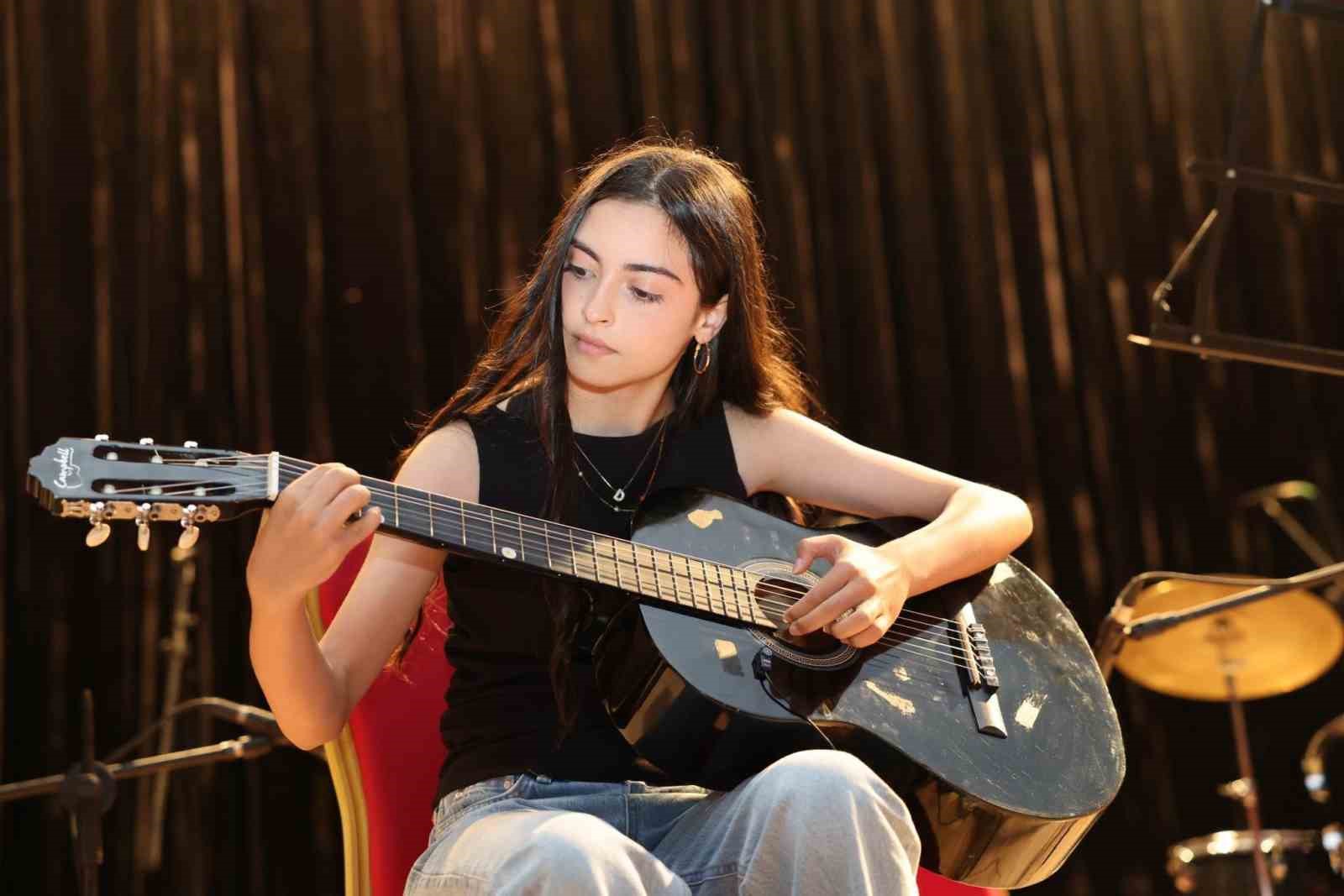Körfez’de sanat merkezi kursiyerlerinden yıl sonu konseri