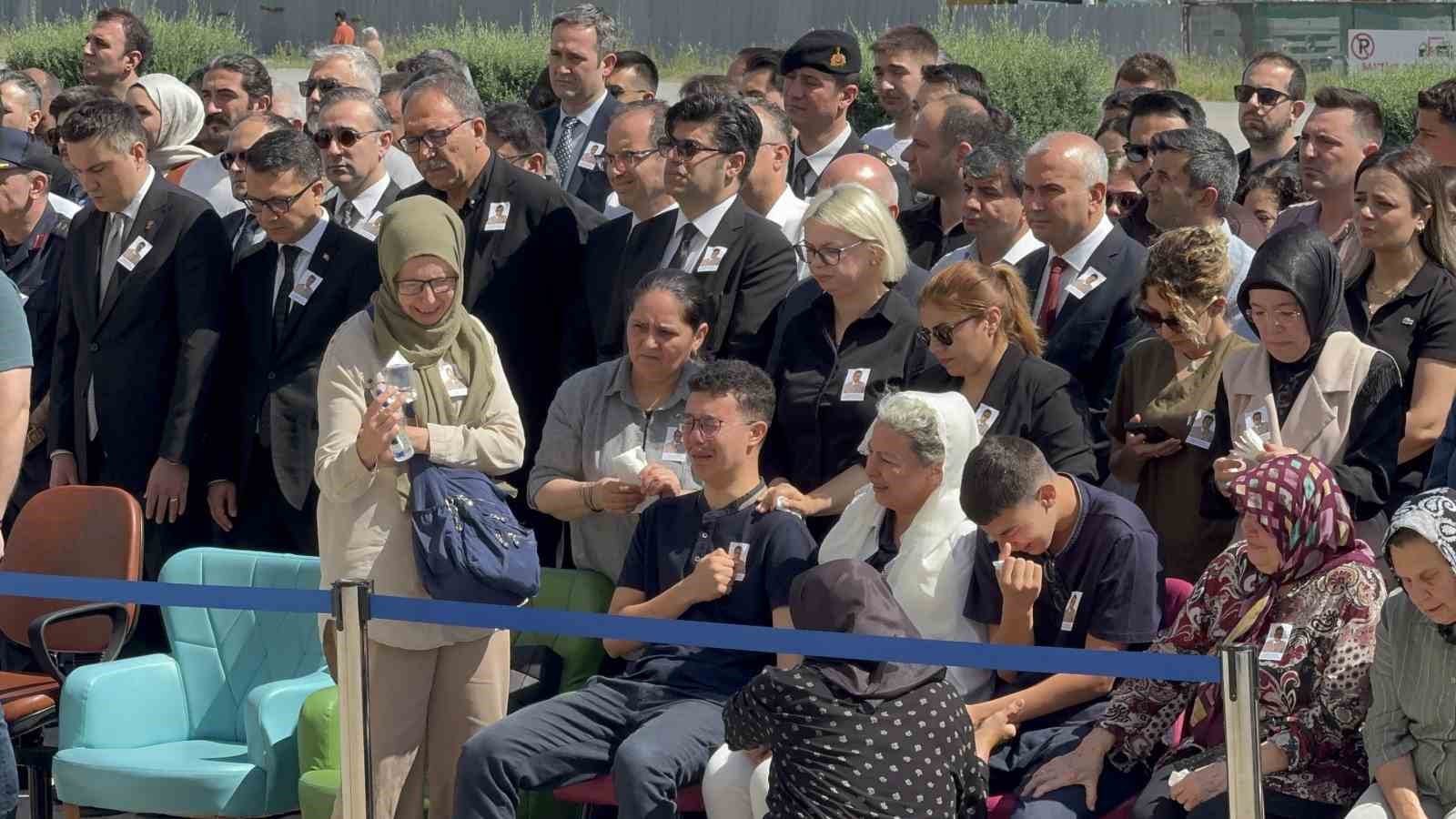 Duruşma sırasında hayatını kaybeden savcı için duygusal tören