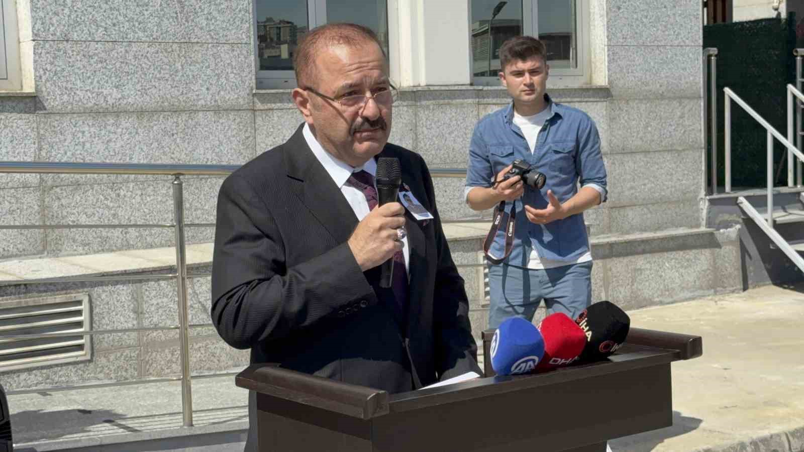 Duruşma sırasında hayatını kaybeden savcı için duygusal tören