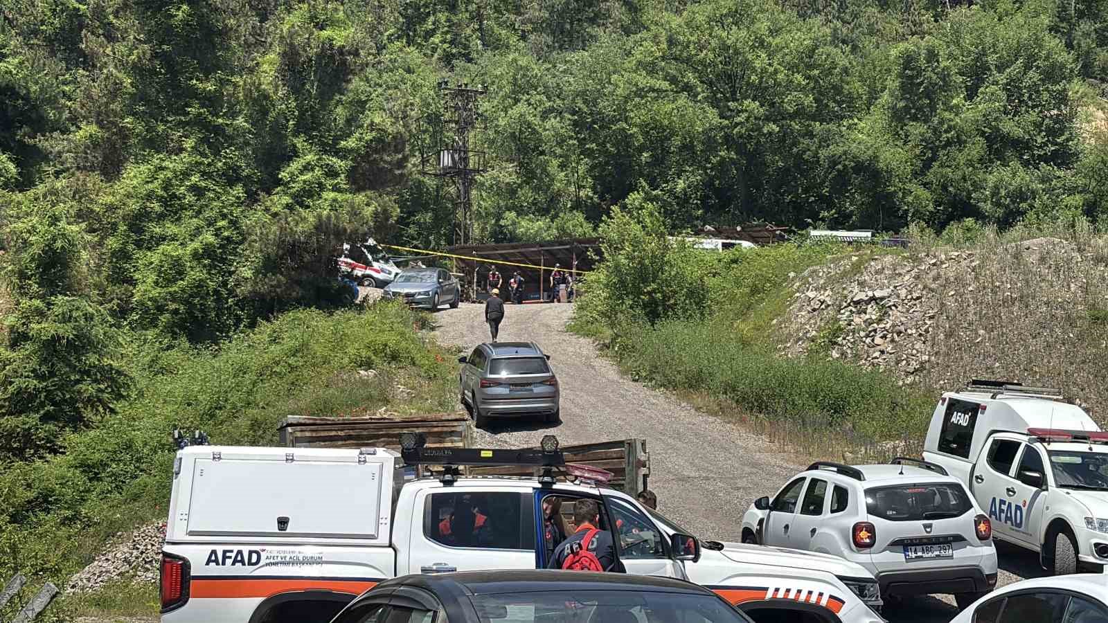 Maden ocağında hayatını kaybeden işçiyi çıkarma çalışmalarına yangın engeli