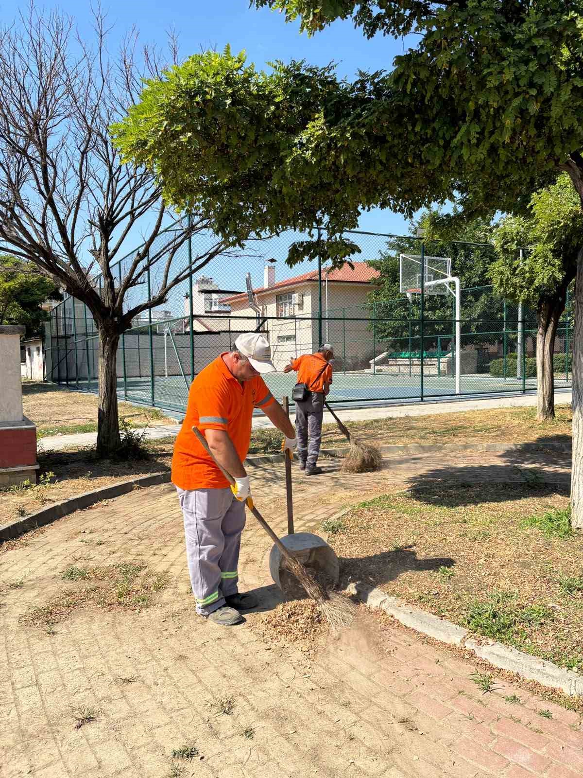 Başkan Zencirci sözünü tuttu işçiler ikramiyelerini aldı