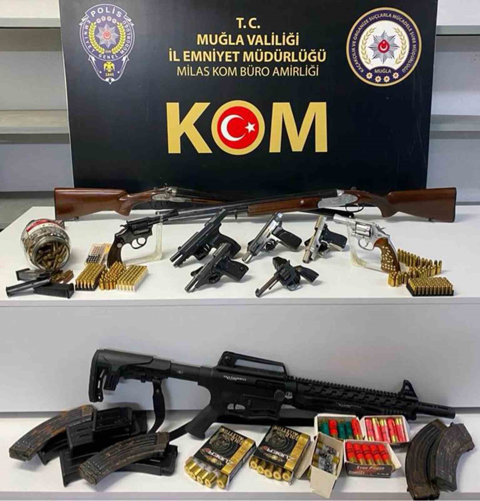 Milas’ta ruhsatsız tabanca, tüfek operasyonu