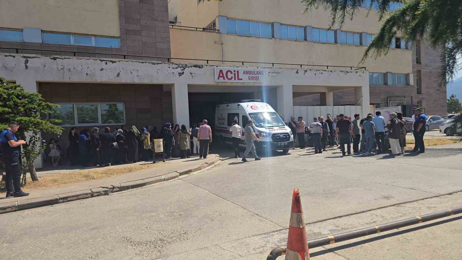 Evinde silahla vurulmuş halde bulunan kadın kurtarılamadı