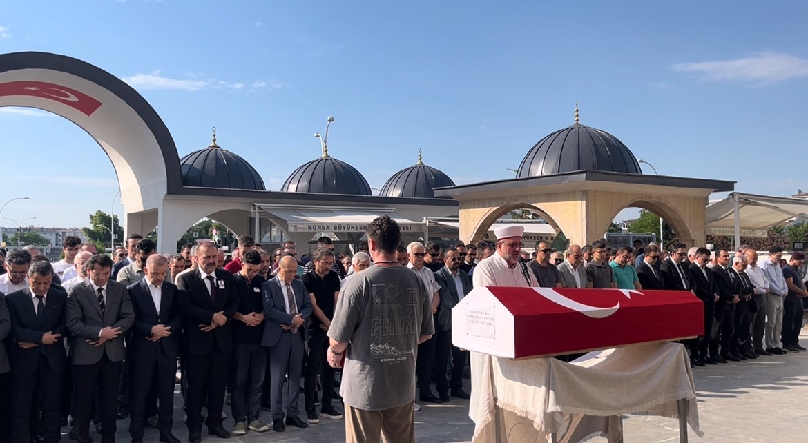 Duruşmada kalp krizi geçirerek hayatını kaybeden Cumhuriyet Savcısı son yolculuğuna uğurlandı