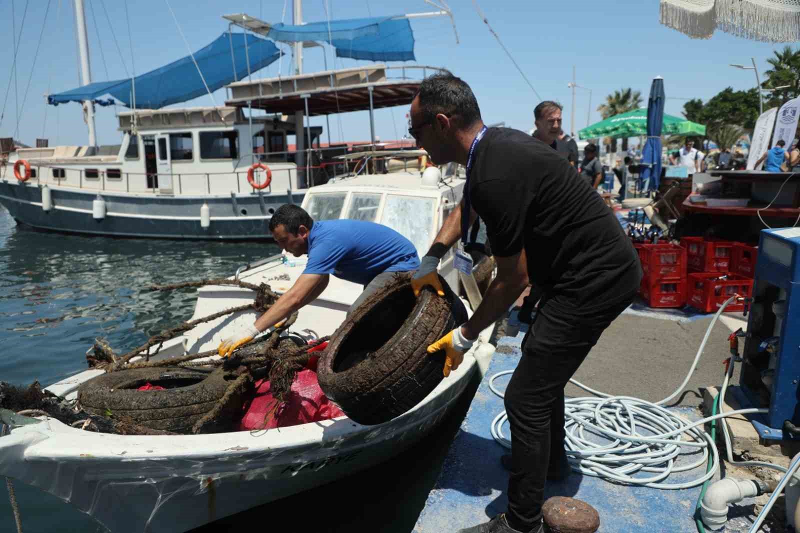 Deniz dibi temizliği Turgutreis’te yapıldı