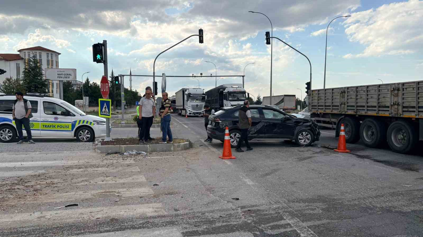 Kütahya’da iki otomobil çarpıştı: 5 yaralı