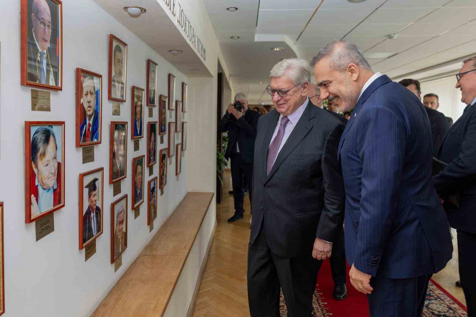 Bakan Fidan’a Moskova Devlet Uluslararası İlişkiler Enstitüsü’nden fahri doktora ünvanı