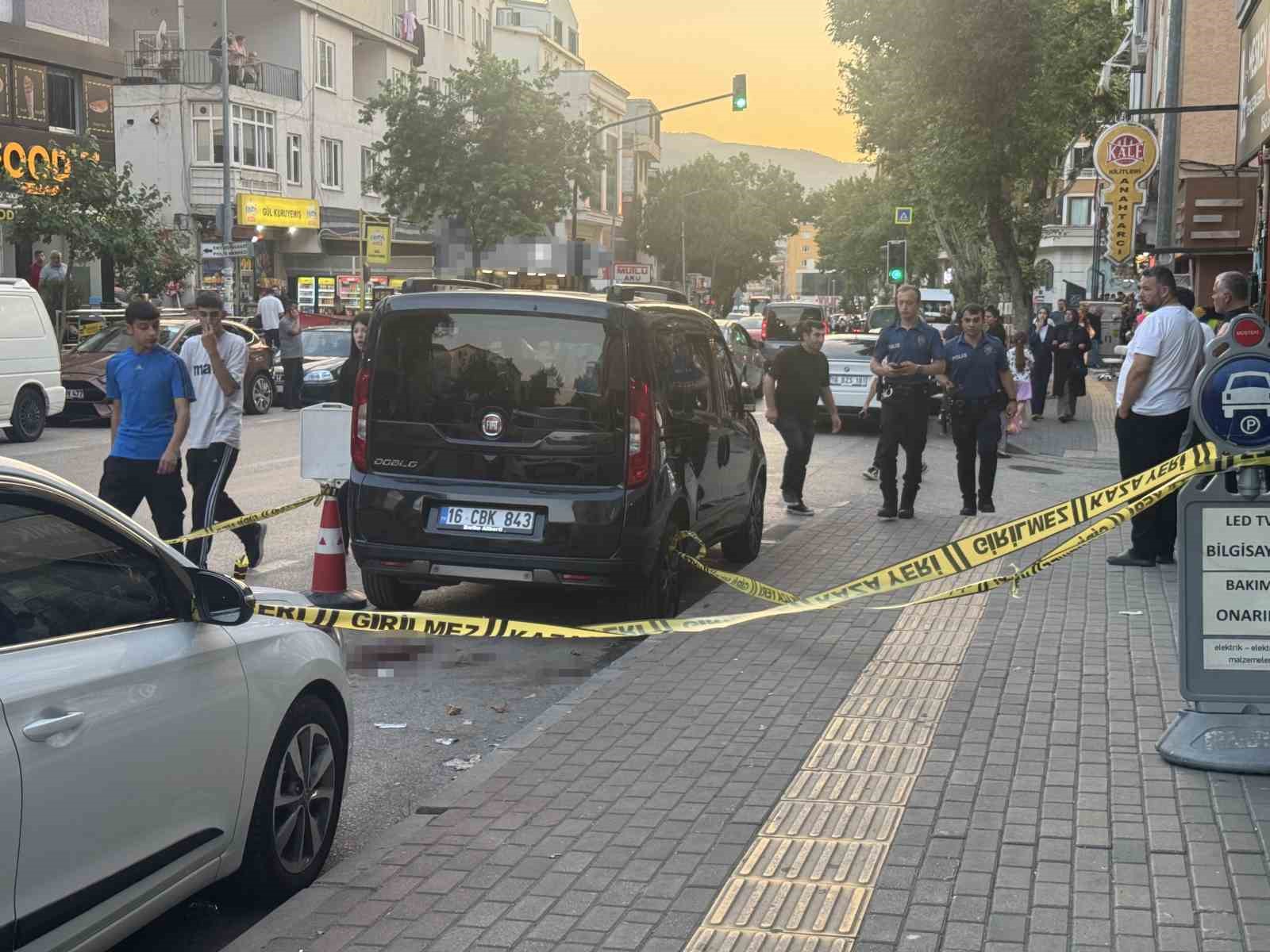 Sosyal medyada başlayan husumet kanlı bitti: 22 yaşındaki genç öldürüldü