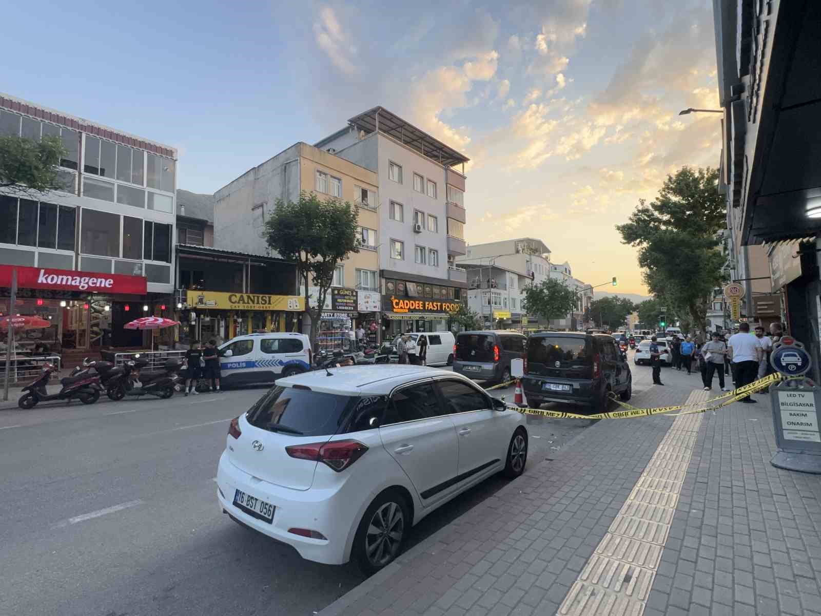 Sosyal medyada başlayan husumet kanlı bitti: 22 yaşındaki genç öldürüldü
