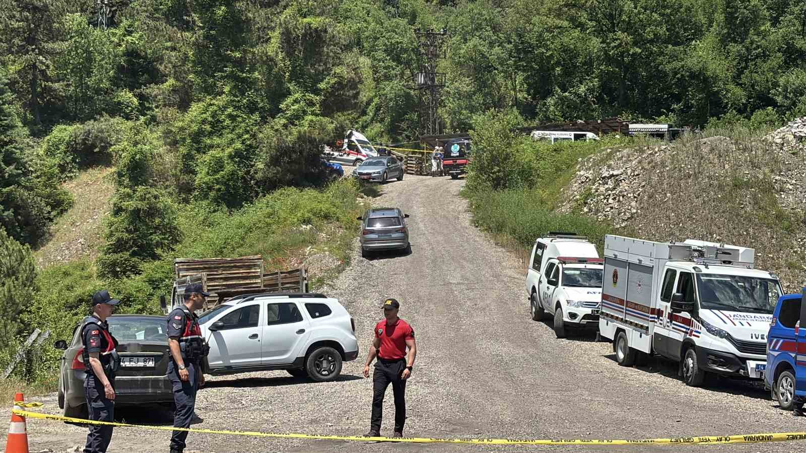 Bolu’da maden göcüğünde 12 saat geride kaldı