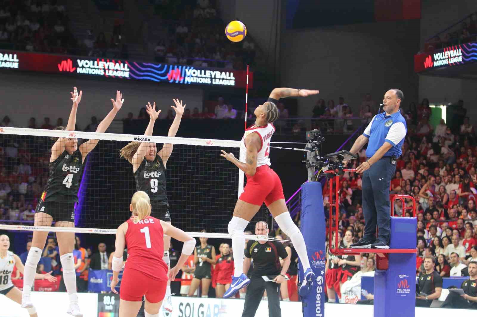 A Milli Kadın Voleybol Takımı, Belçika’yı 3-0 mağlup etti