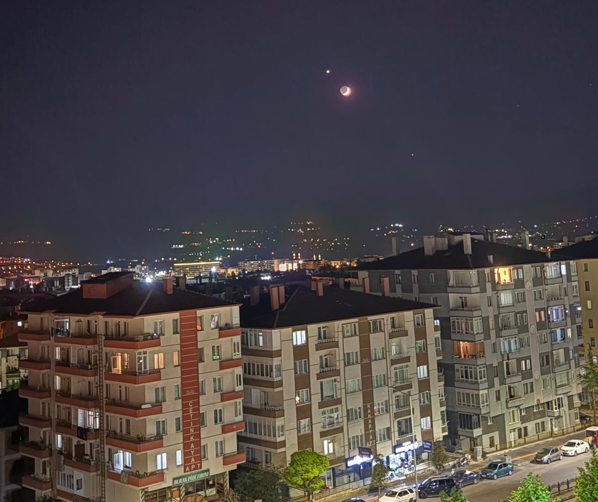 Çorum semalarında Ay ve Venüs buluşması