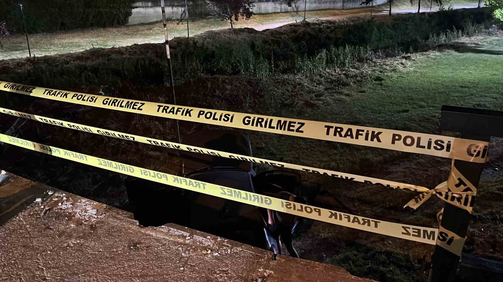 Navigasyon yanlış yolu gösterdi, dereye uçtu: 1 yaralı