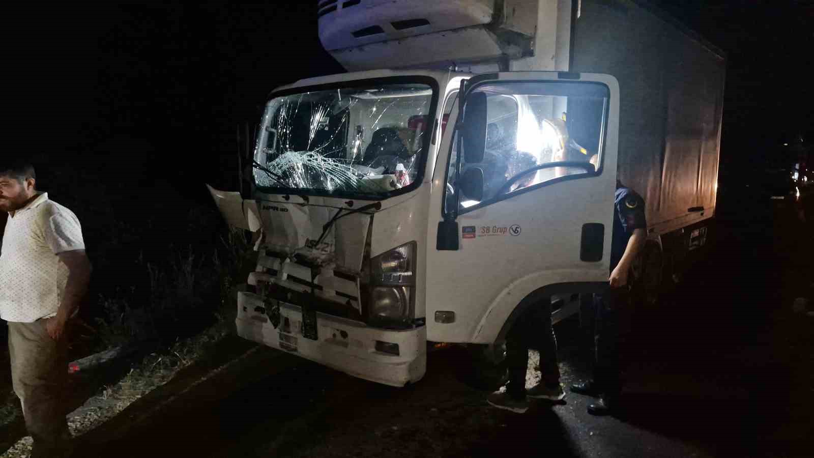 Çorum’da kamyon ile traktör çarpıştı: 1 ölü, 2 yaralı