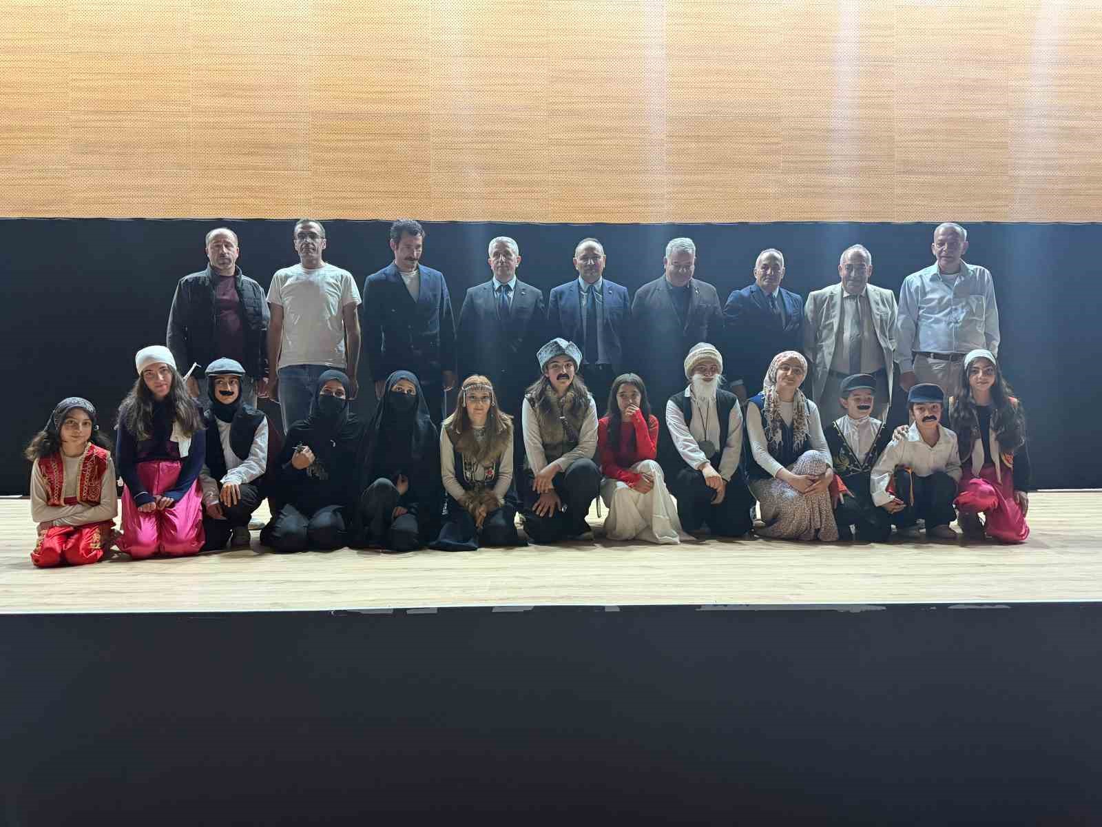 Dede Korkut hikâyeleri Muradiye’de sahnelendi
