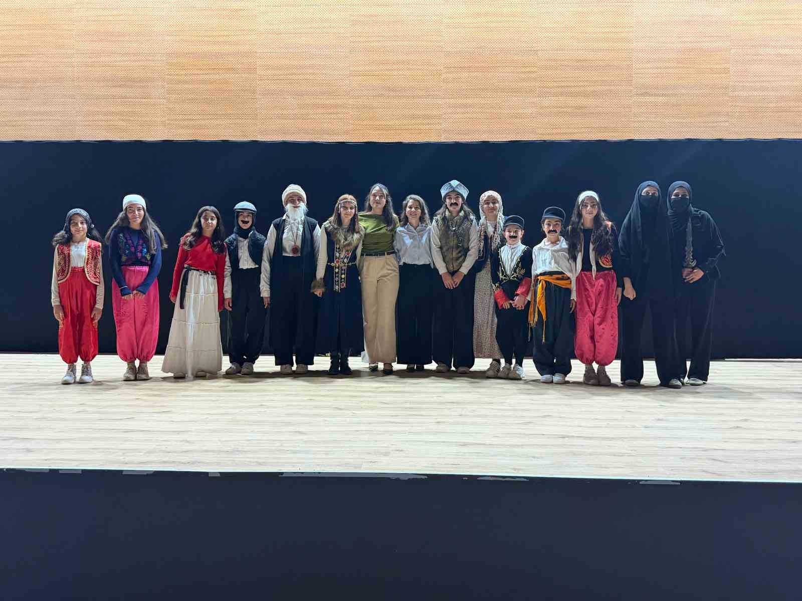Dede Korkut hikâyeleri Muradiye’de sahnelendi