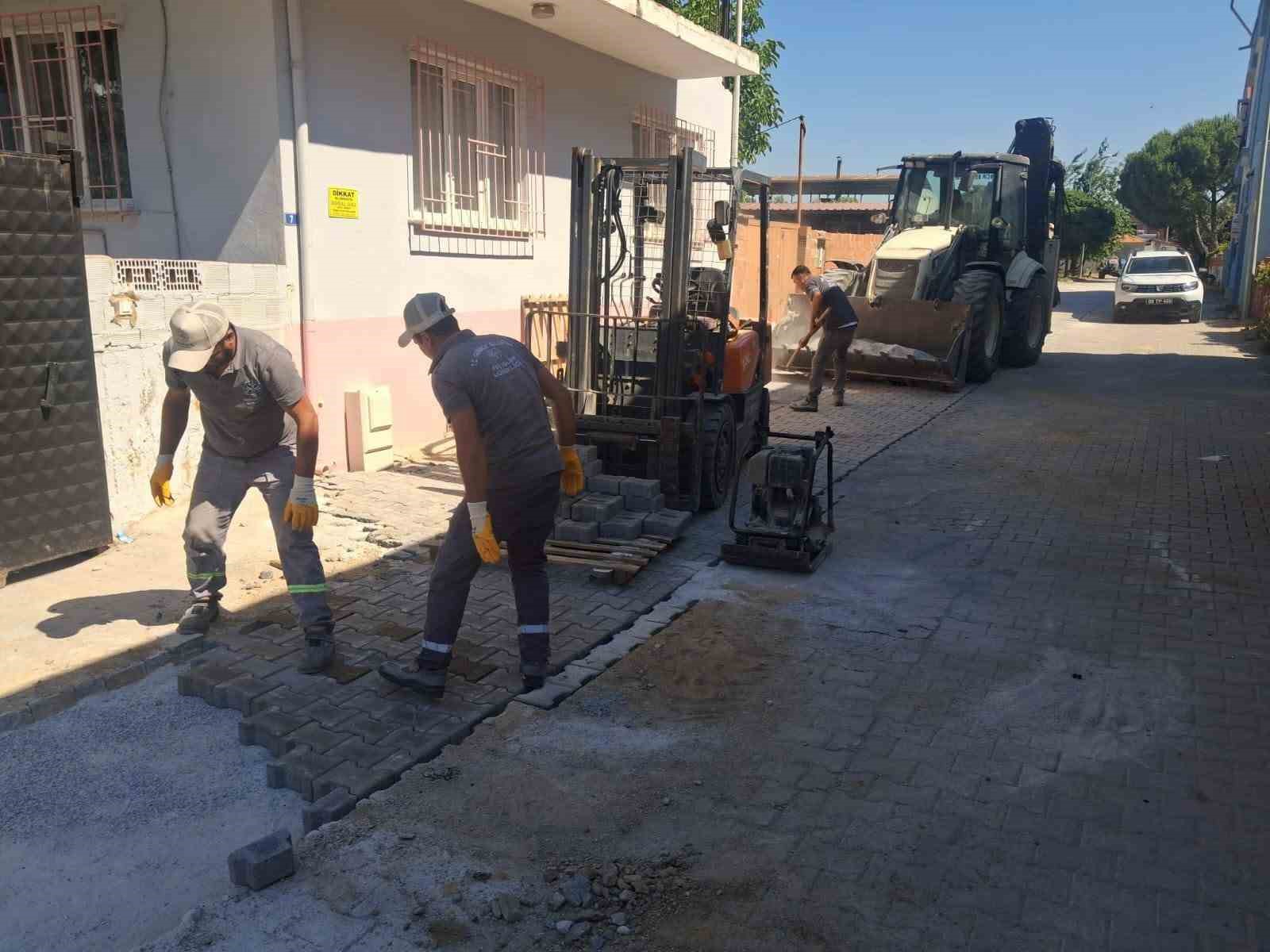 Germencik’te yol ve çevre düzenleme çalışmaları sürüyor