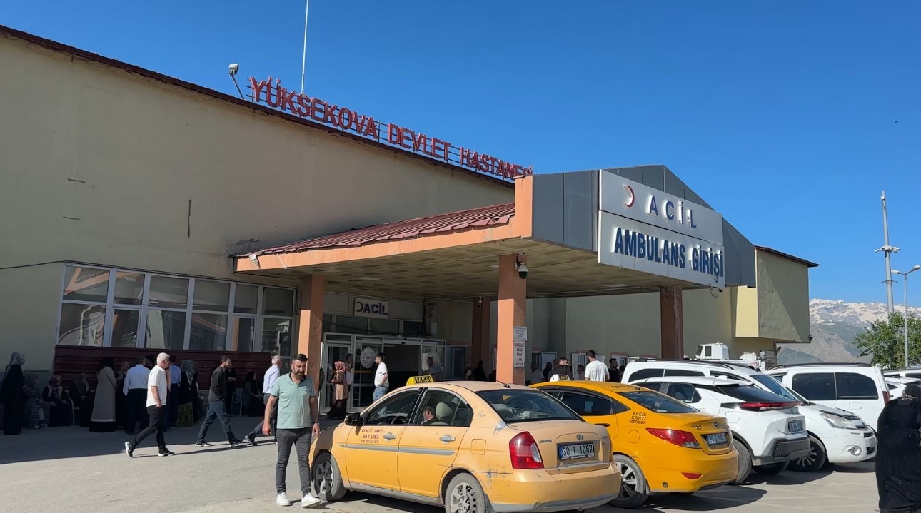 Yolcu minibüsü ile kamyonun çarpıştığı kazada ölü sayısı 3’e yükseldi