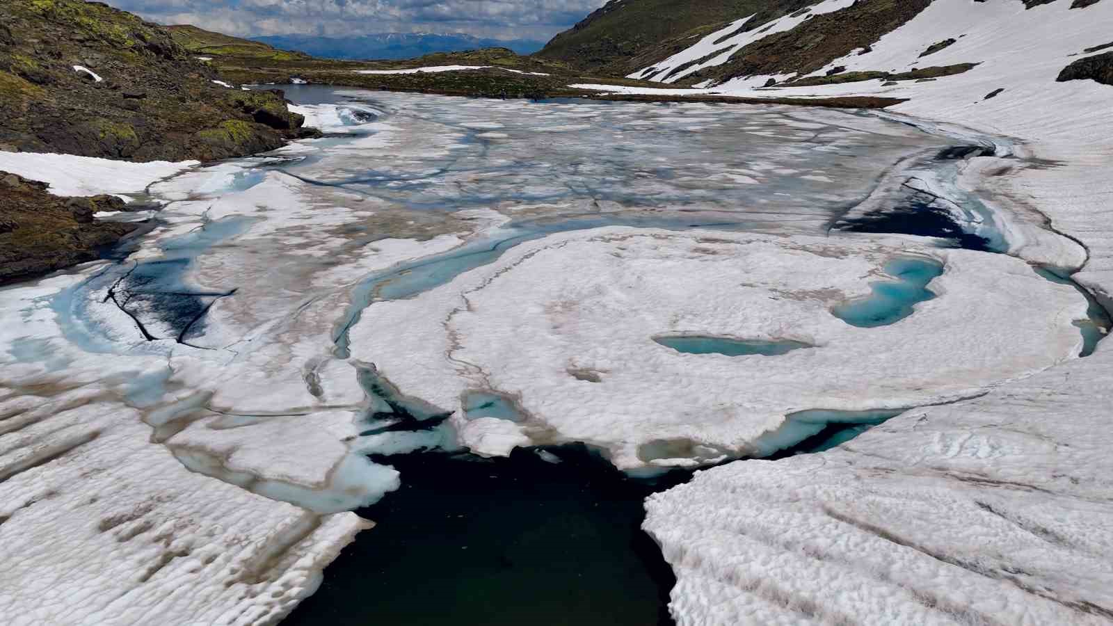 Yaz ortasında kışın hüküm sürdüğü eşsiz coğrafya: Artabel