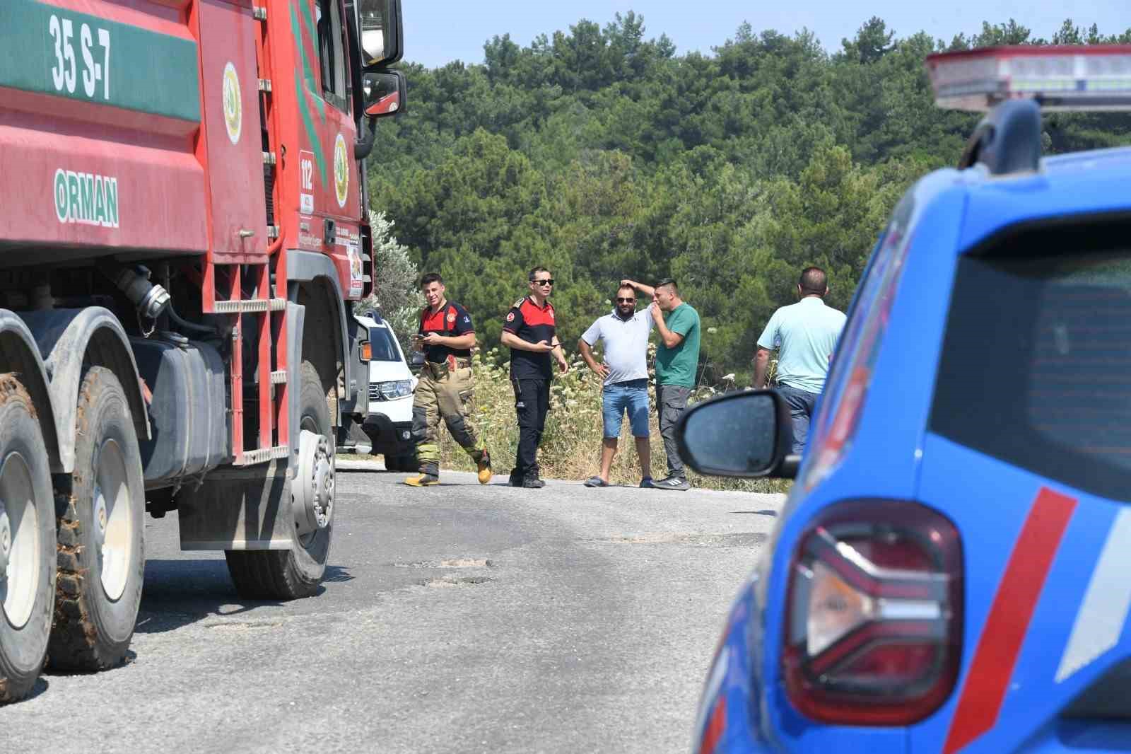 Urla Balıklova’daki orman yangını kontrol altında