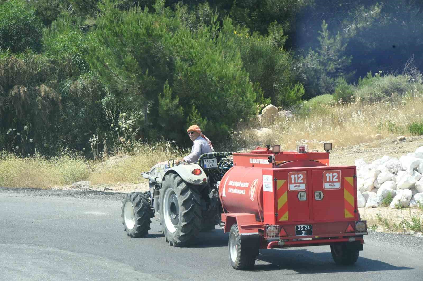 Urla Balıklova’daki orman yangını kontrol altında